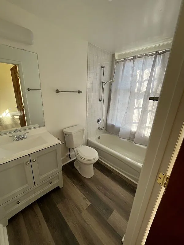 1 bed, 1.0 bath, 550 sqft, $1,300 — Photo 3