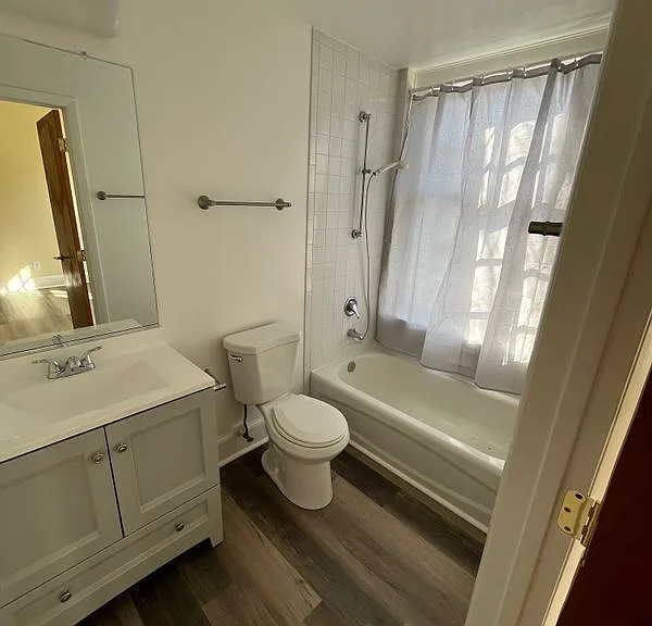 907 Caroline St #16 — Photo 3