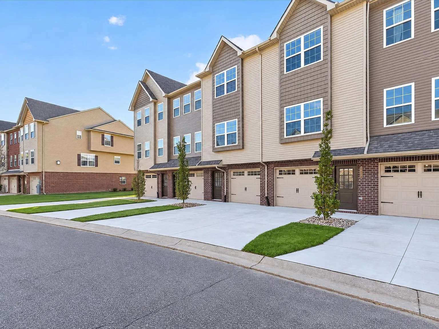 2 bed, 2.5 bath, 1625 sqft, $2,250 — Photo 1