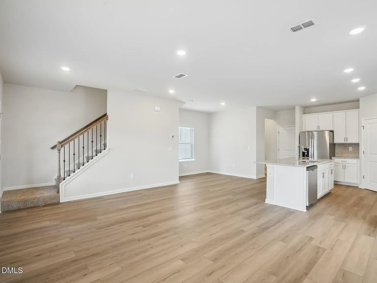 3 bed, 1926 sqft, $1,875 — Photo 4