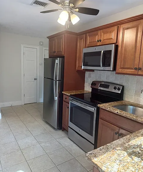 17 Gary Pl — Photo 2