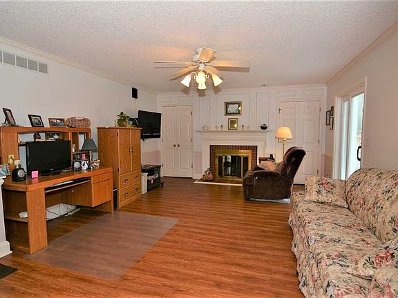 4th image of 345 Plaza Dr