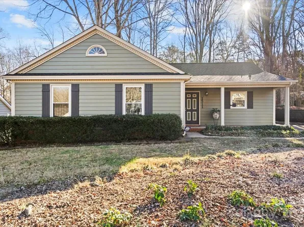 1511 Longbrook Dr, Charlotte, NC 28270