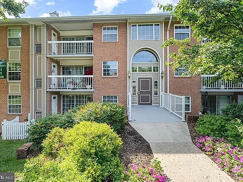 1923 Wilson Ln #201 Photo 1