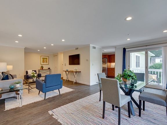 4th image of 140 Lincoln Rd APT 218