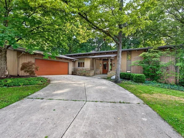 220 Pawnee Dr, West Lafayette, IN 47906