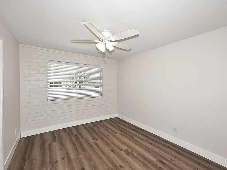 10537 W La Jolla Dr — Photo 20