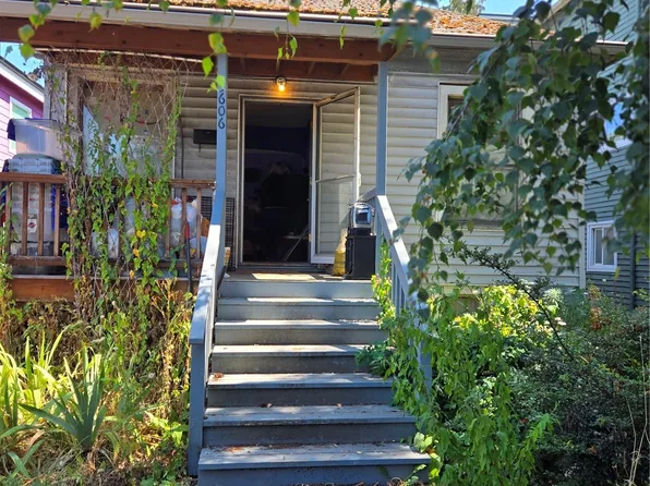 5606 11th Avenue NE, Seattle, WA 98105