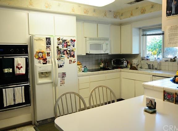 5th image of 948 S Peregrine Pl