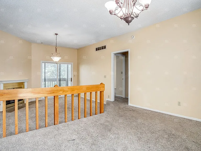 4800 Horton St — Photo 6