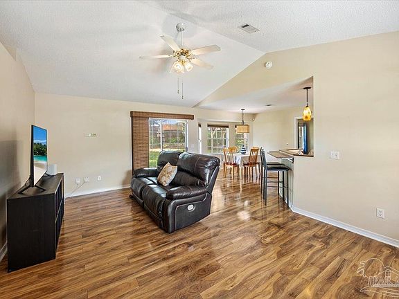3rd image of 416 Elcino Dr