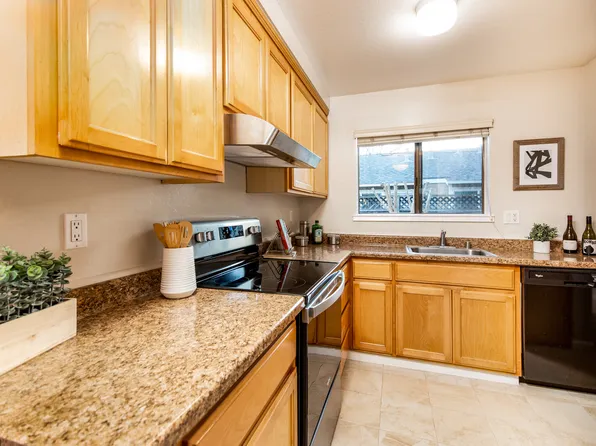Townhome Style Apartments 2 or 3 Bedrooms all with 1.5 Bathrooms, 220 Berry Ct APT 20, Morgan Hill, CA 95037