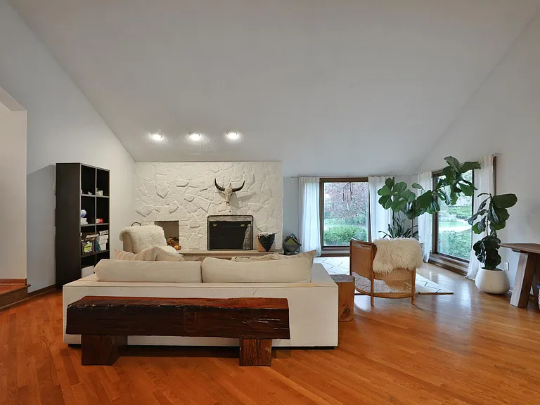 668 Eagle Rdg — Photo 11