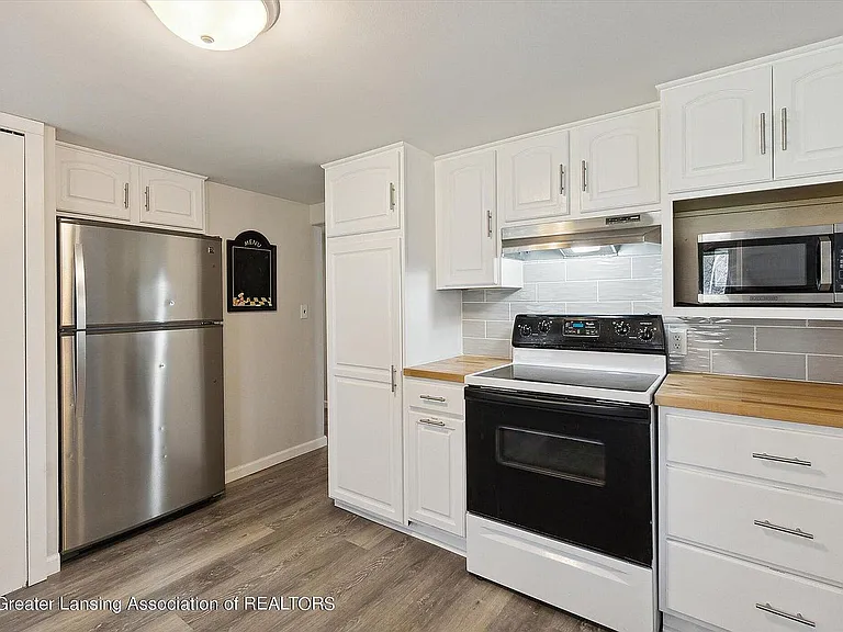 5953 Okemos Rd — Photo 5