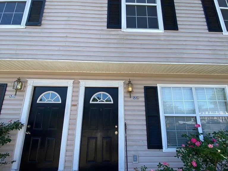 1100-8C Pineland Ave — Photo 1