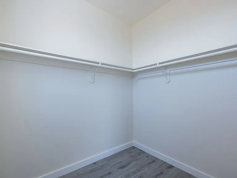 1128 W 39th St #5 — Photo 18
