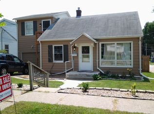 1527 W 38th St, Davenport, IA