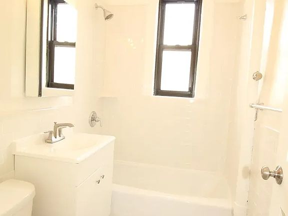 5th image of 13906 34th Rd APT D6