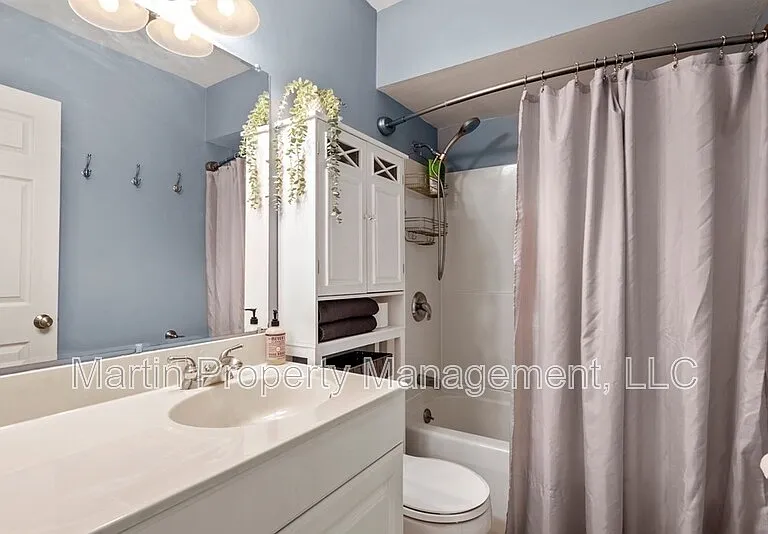 1107 Windsor Dr — Photo 8