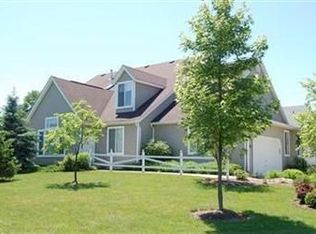 438 Kings Ct, Akron, OH 44321