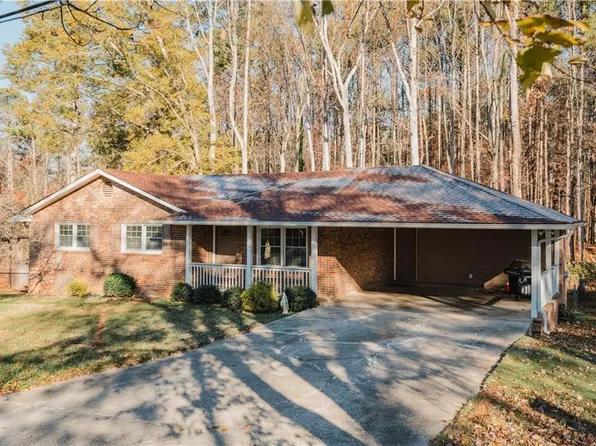 40 Marty Ln, Dallas, GA 30132
