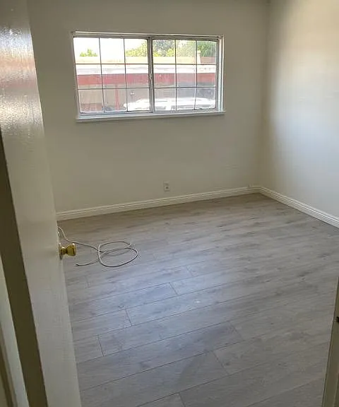 6925 Whitsett Ave — Photo 4