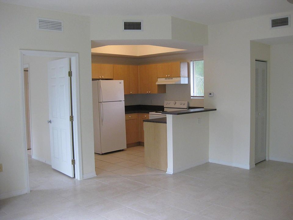 1st image of 7516 NE 1st Ave APT 202