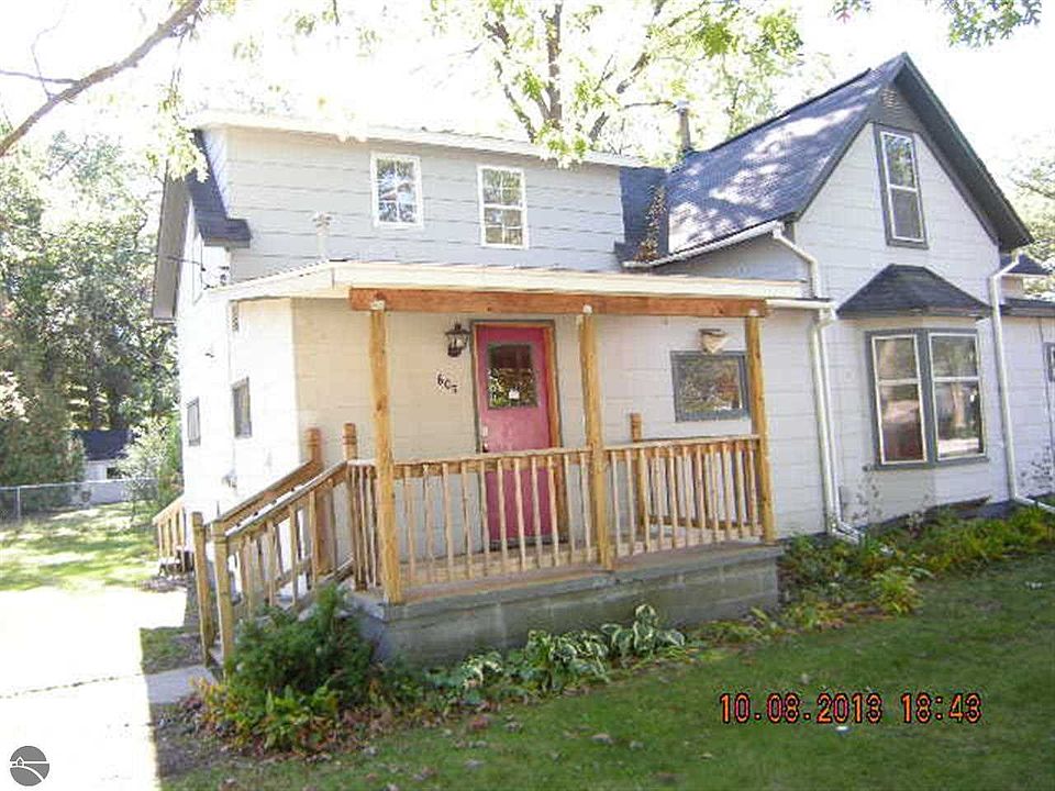 1st image of 605 Hastings St