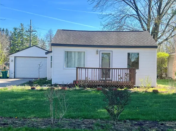 33503 Stocker St, Farmington Hills, MI 48335