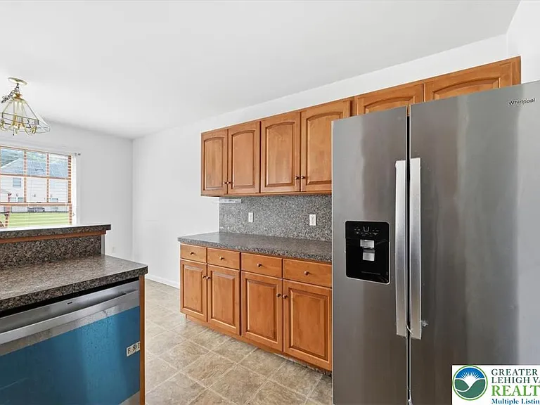 86 Northpark Dr E — Photo 29