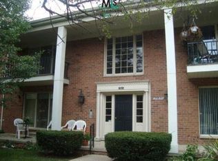 29624 Middlebelt Rd, Farmington, MI 48334