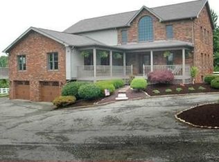 2260 Ipnar Rd, North Huntingdon, PA 15642