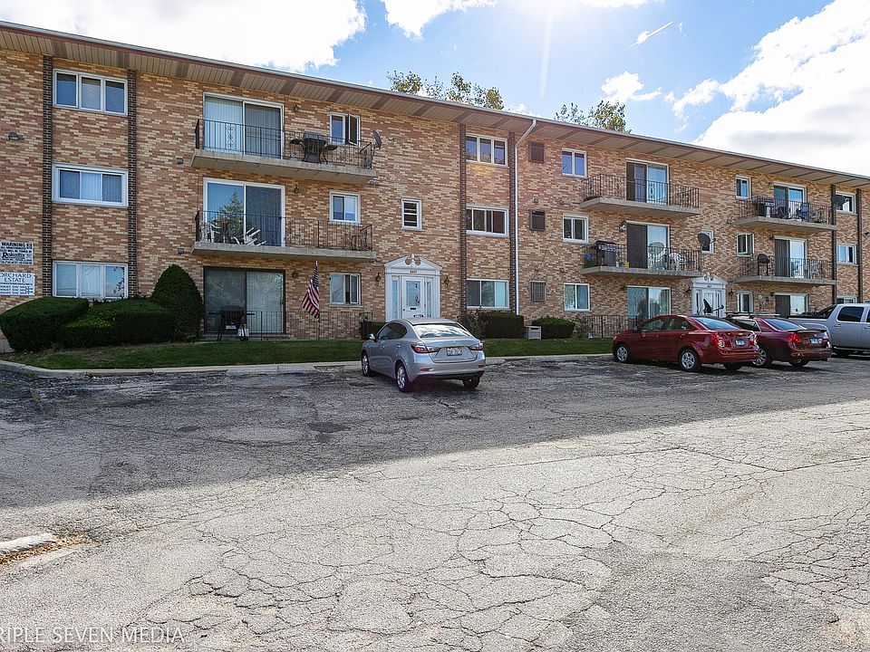 1st image of 10605 Southwest Hwy #3E