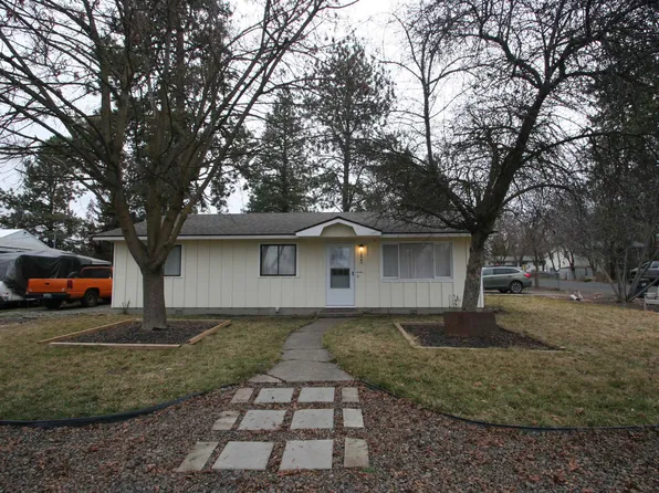 1422 4th St, Cheney, WA 99004