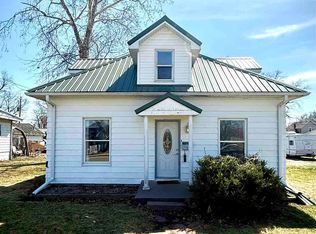 1103 E 3rd St, Washington, IA 52353
