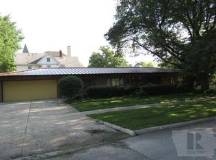 19 2nd Ave SW, Hampton, IA 50441