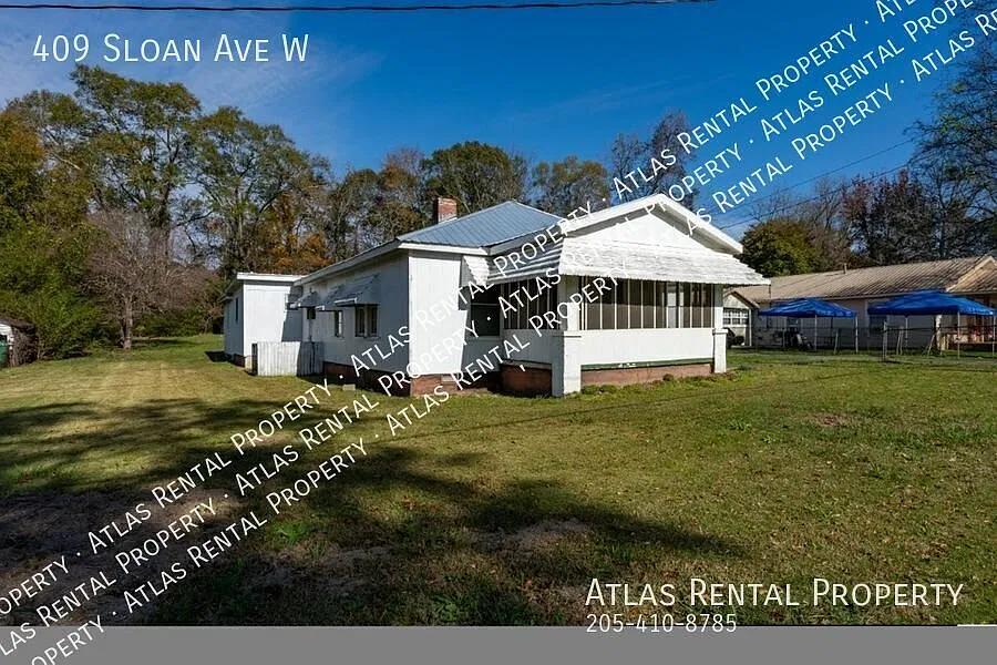 Roomy & Renovated 4BR Home at a Great Price! — Photo 4