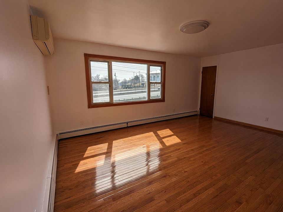 1st image of 417 Central Park Ave