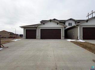 5931 S Spirea Ave, Sioux Falls, SD 57108