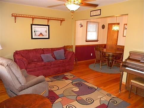3rd image of 7809 Clymer Dr