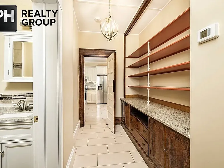 161 Walnut St #1 — Photo 10