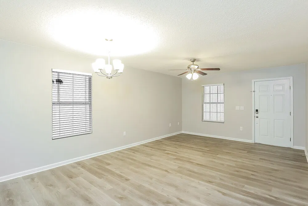 3 bed, 2.0 bath, 1142 sqft, $2,080 — Photo 4
