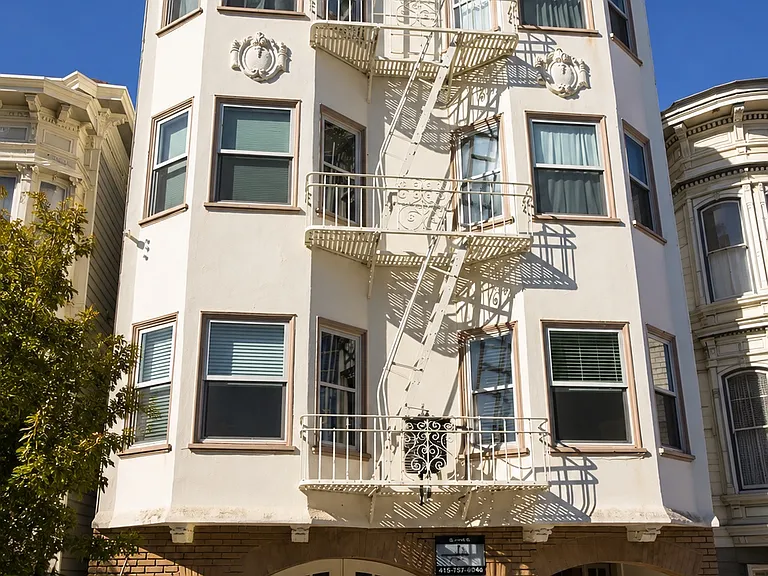 2500 Washington St #6 — Photo 1
