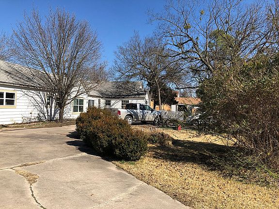 5th image of 819 S Wine St