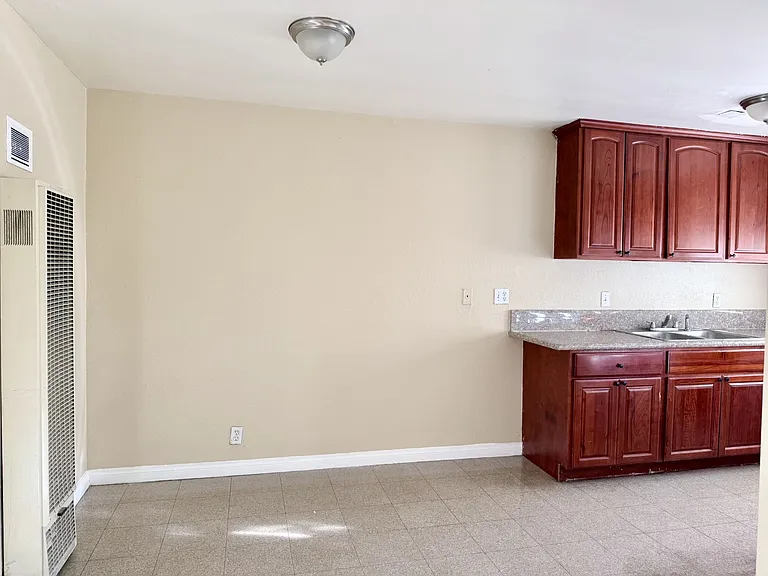 4830 Canoga St #H — Photo 7