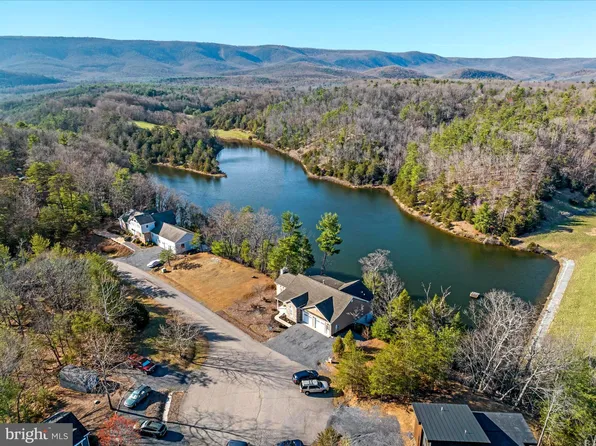 171 Falcon Haven Dr, Basye, VA 22810