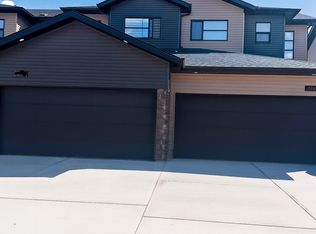 7729 174a Ave NW UNIT 1, Edmonton, AB T5Z 0W5