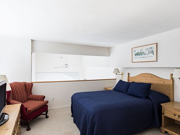 3rd image of 236 Edgemere St Unit 126