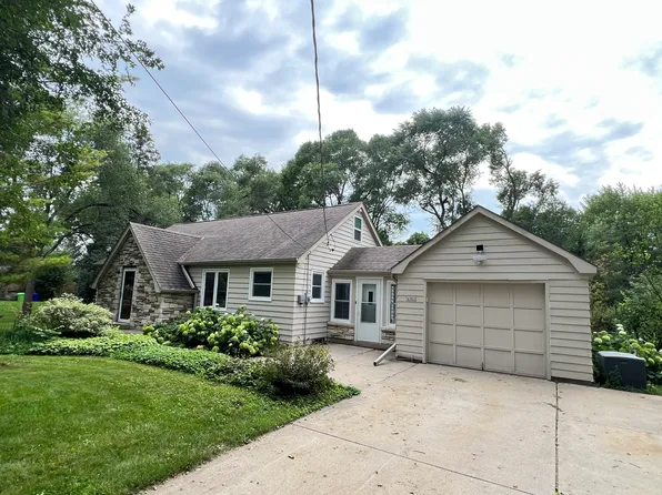 4065 N 135th St, Brookfield, WI 53005