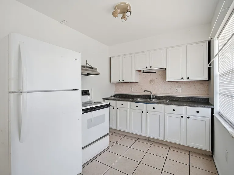 5801 11th Street Ct E — Photo 9
